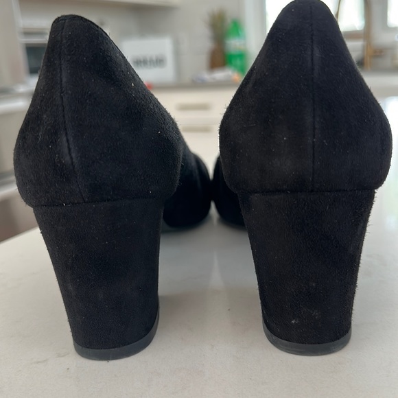Stuart Weitzman Mary Mid Suede Pumps - Picture 3 of 12